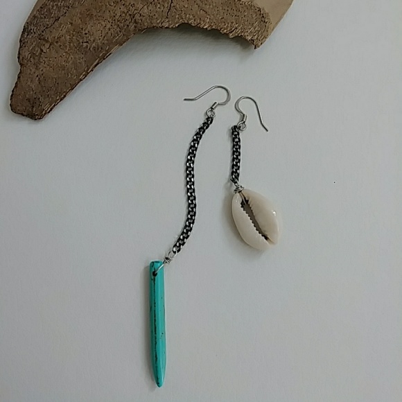 Asymetrical Turqouise and Cowrie Boho Earring - Picture 1 of 8